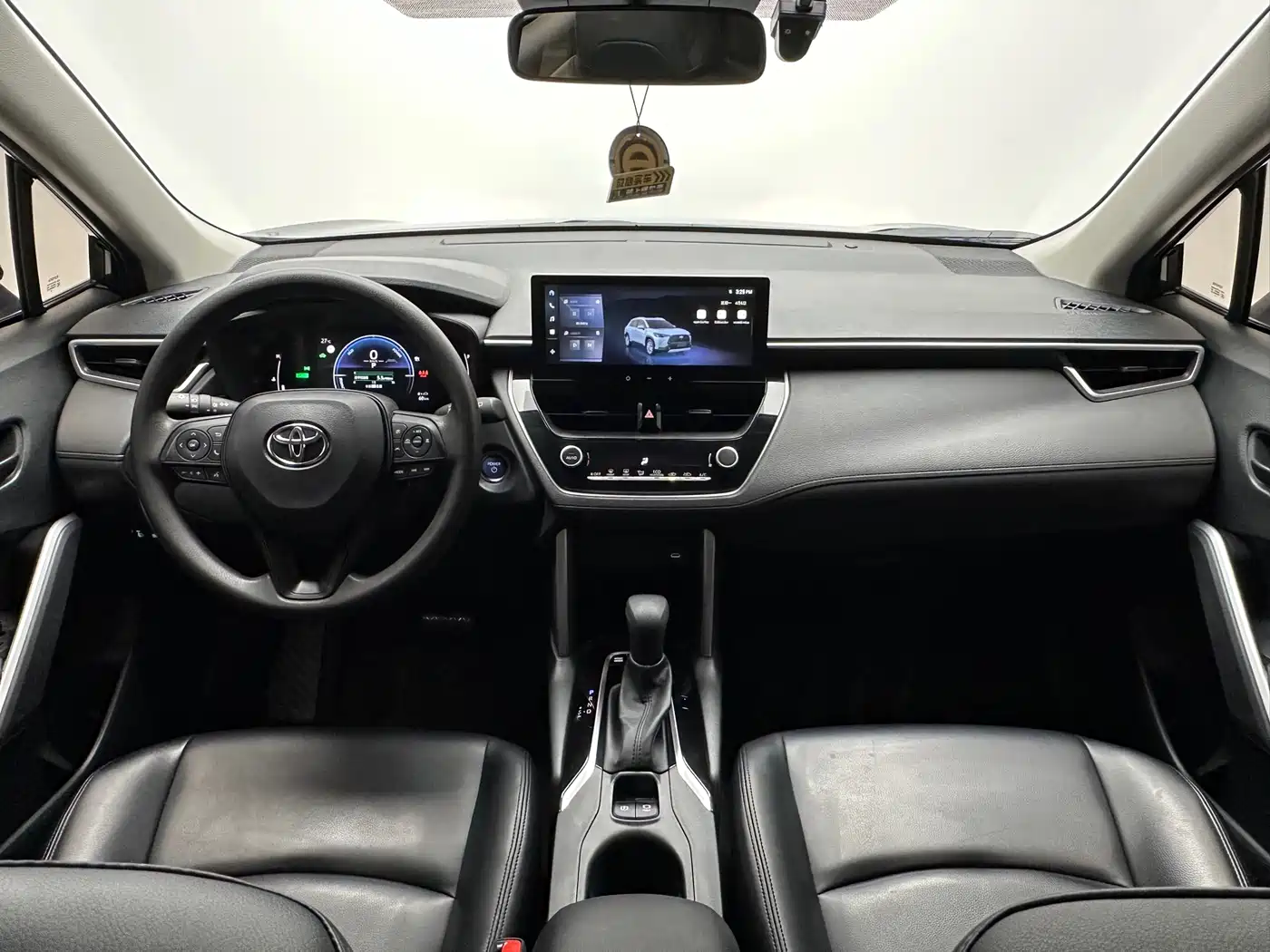 Toyota Corolla Cross 2023 Hybrid 2.0L Pioneer Edition фото 9