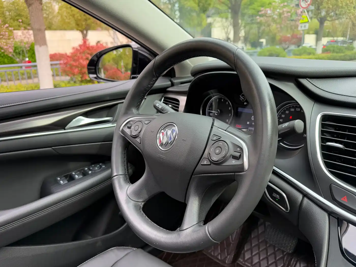 BUICK LACROSSE