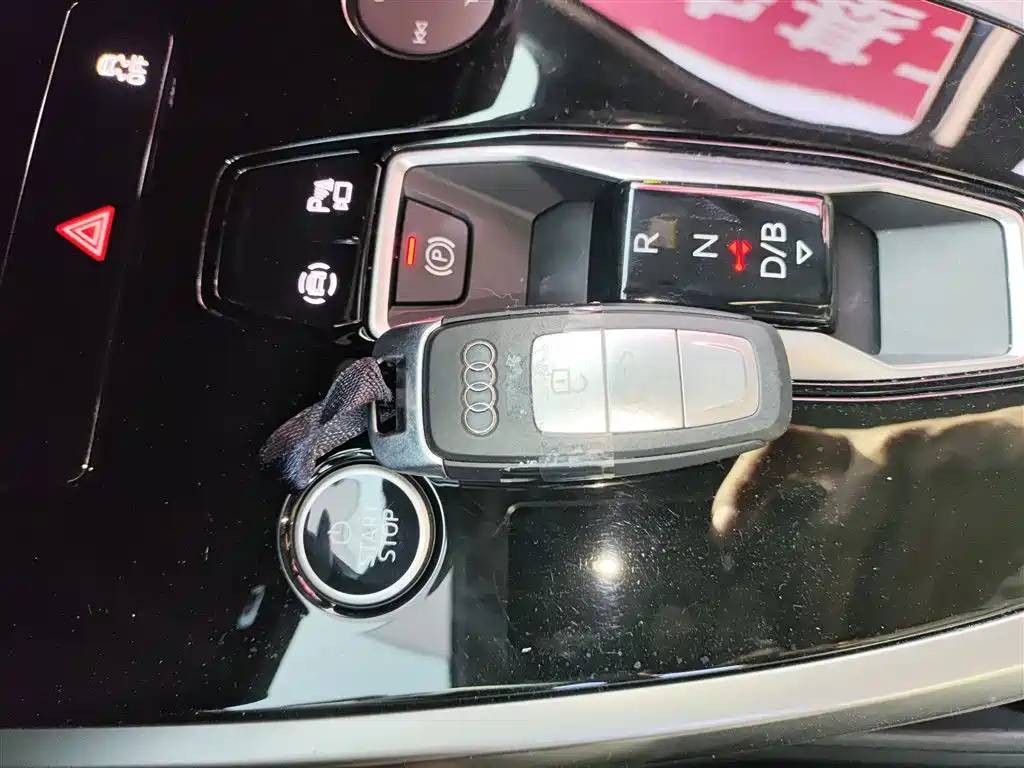 Audi Q4 e-tron 2024 40 e-tron Pioneer Edition фото 9