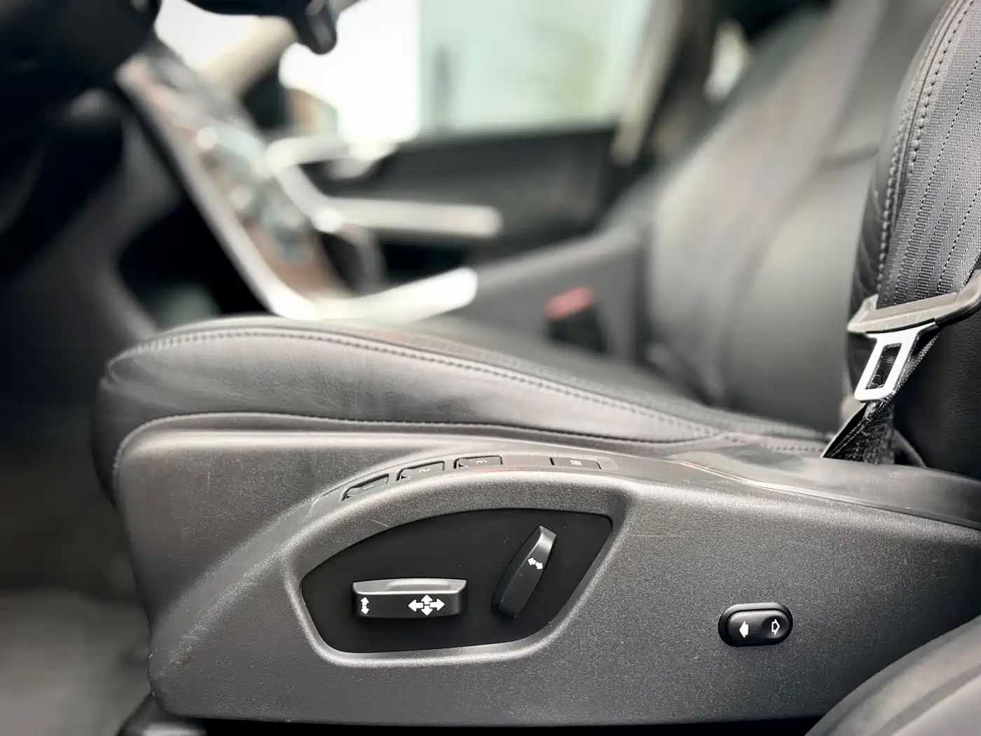 Фото 21 - Volvo XC60