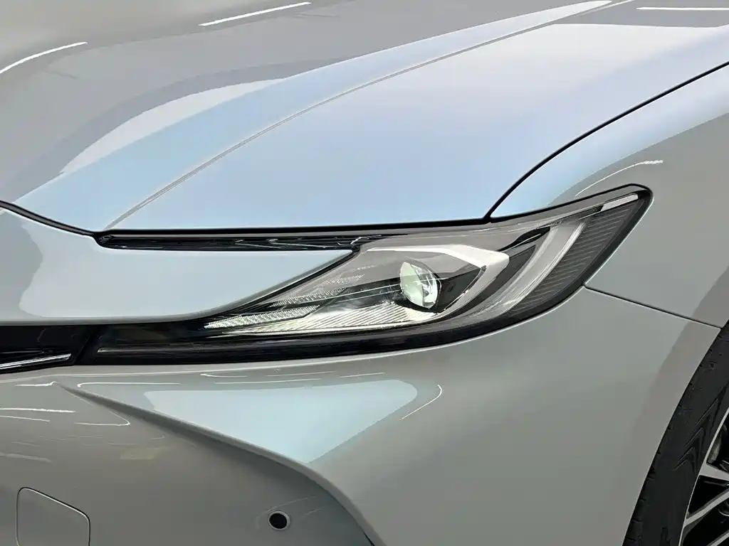 Toyota Camry 2025 2024 Hybrid 2.0HG Premium Edition