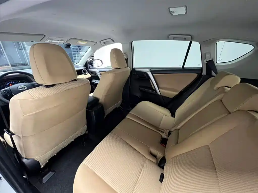 Toyota RAV4 Rongfang 2016 2.0L CVT 2WD Urban (China V) фото 11