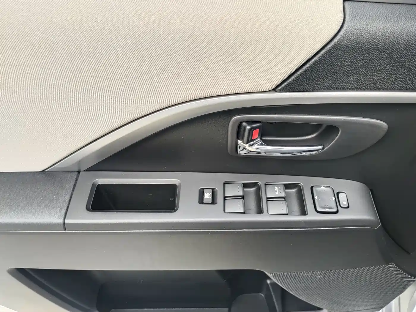 Mazda Mazda5 2013 2.0L Automatic Luxury фото 13