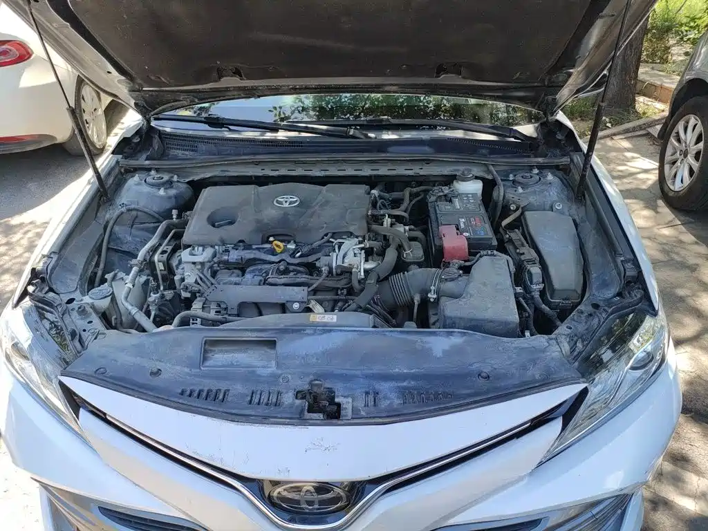 Фото 16 - Toyota Camry