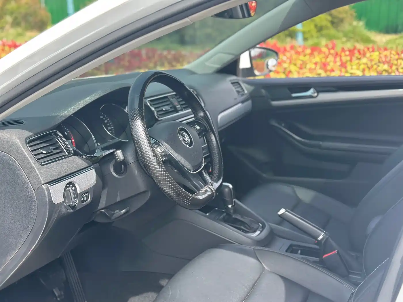 Volkswagen Sagitar 2018 1.6L Automatic Comfort фото 4