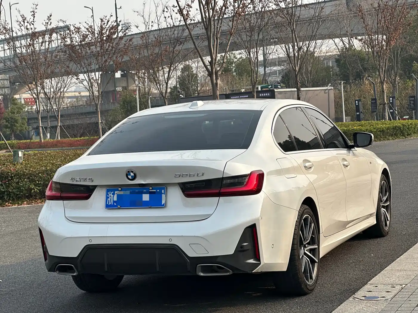 BMW 3 Series 2023 325Li M Sport Package фото 6