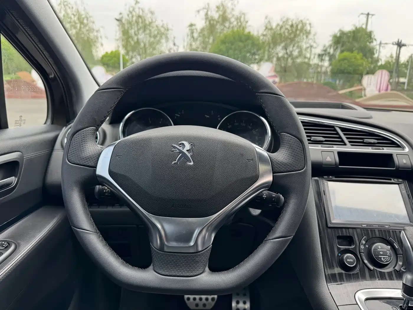 Peugeot 3008 2013 2.0L Automatic Trend Edition фото 16