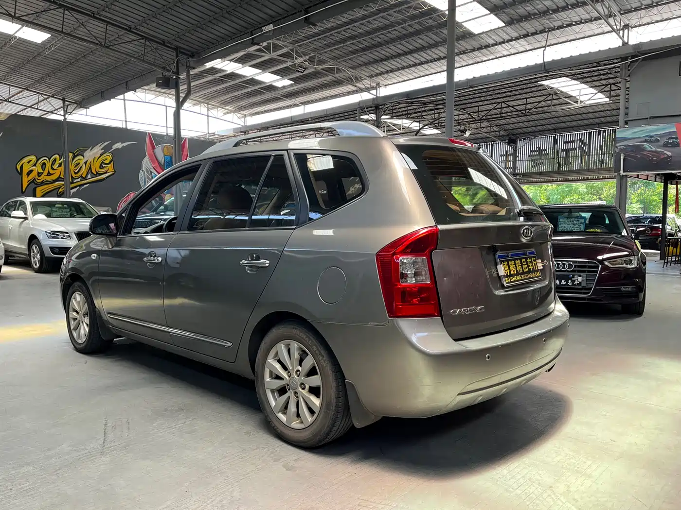 Kia Carens 2011 2.0L 7-seat Automatic Comfort фото 7