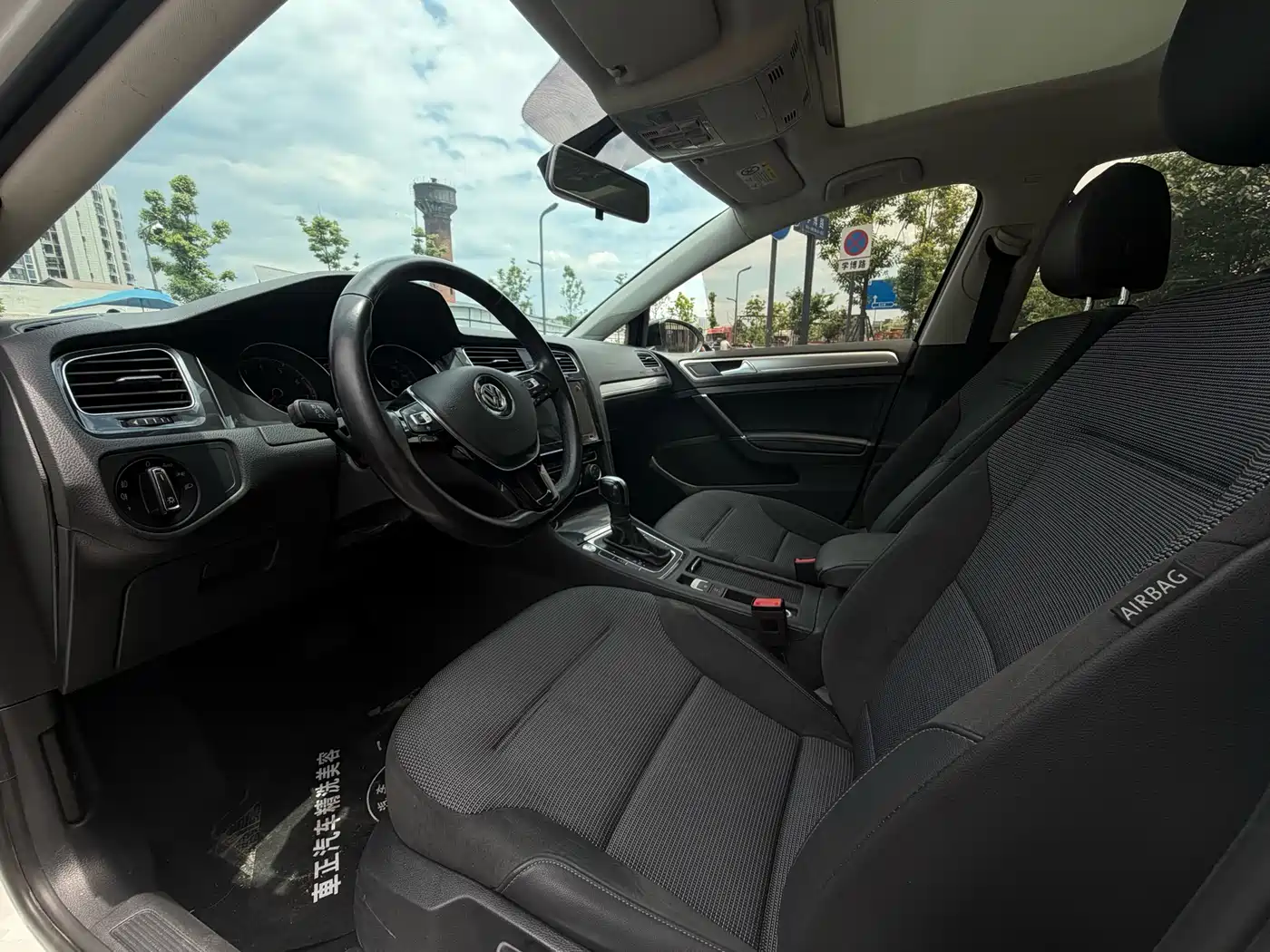 Volkswagen Golf 2020 Beloved Edition 280TSI DSG Comfort фото 4