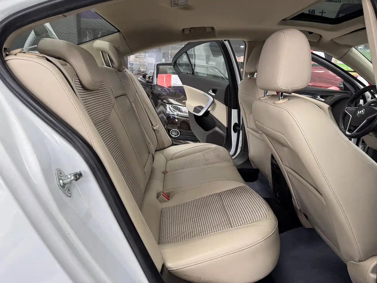 Buick Regal 2015 2.0L Leading Fashion Model фото 15