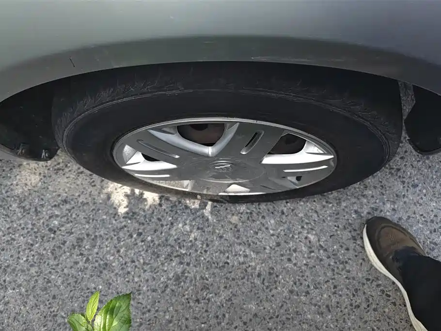 Buick Excelle 2013 1.5L Manual Classic Edition фото 6