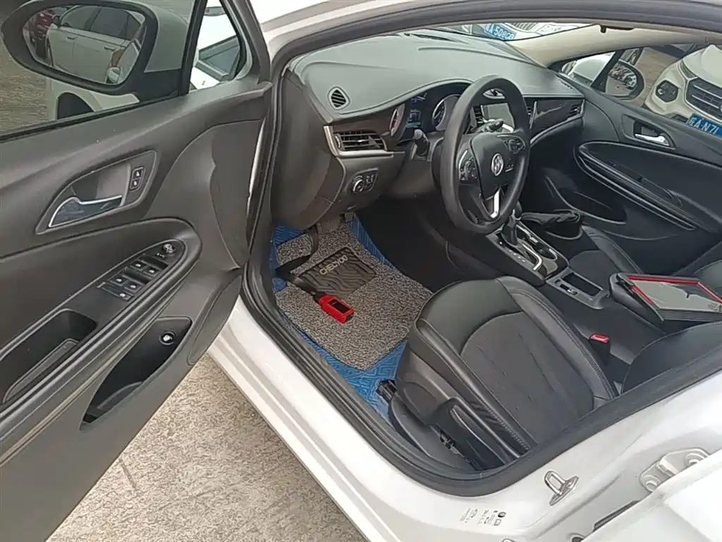 Buick Verano 2019 Sedan 20T Dual Clutch Leading фото 16