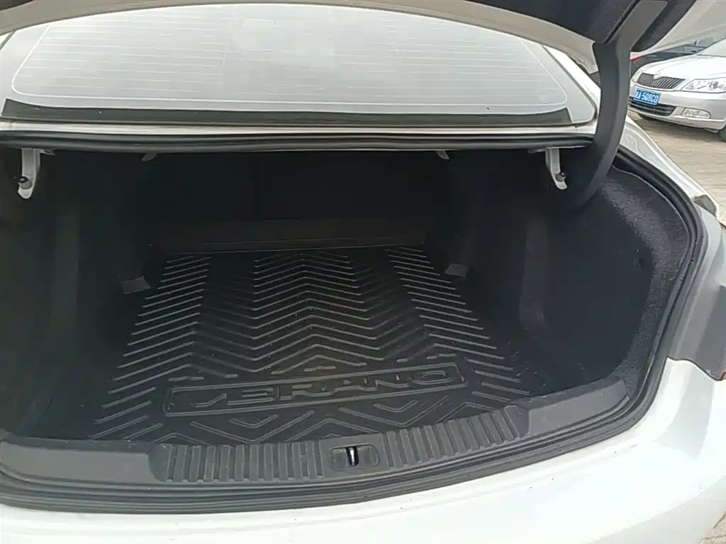 Buick Verano 2019 Sedan 20T Dual Clutch Leading фото 19