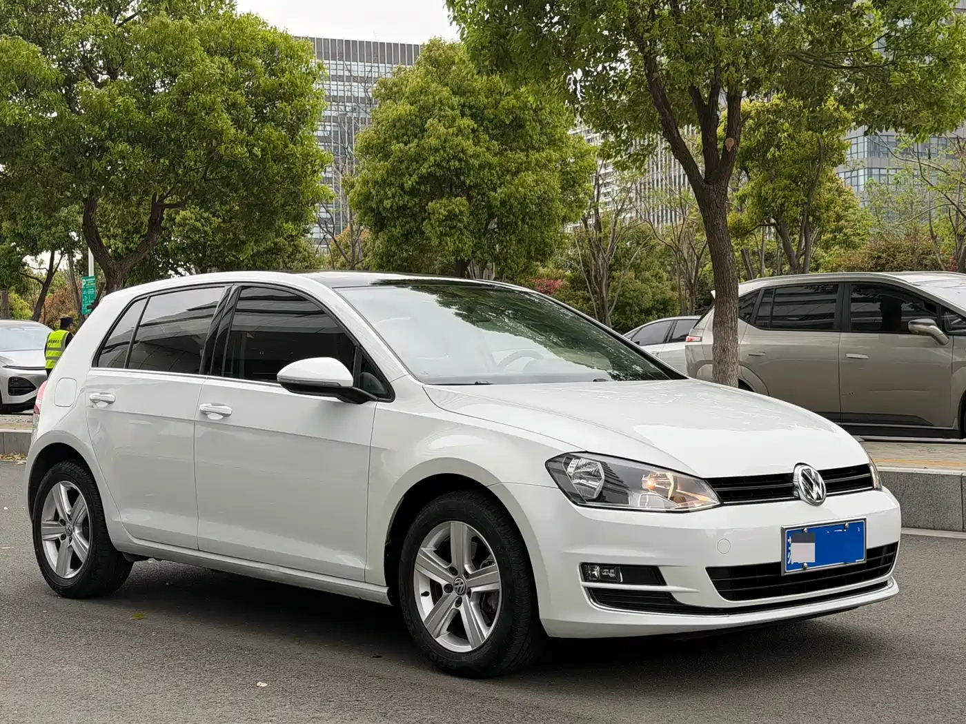 Volkswagen Golf 2016 230TSI Automatic Comfort фото 3
