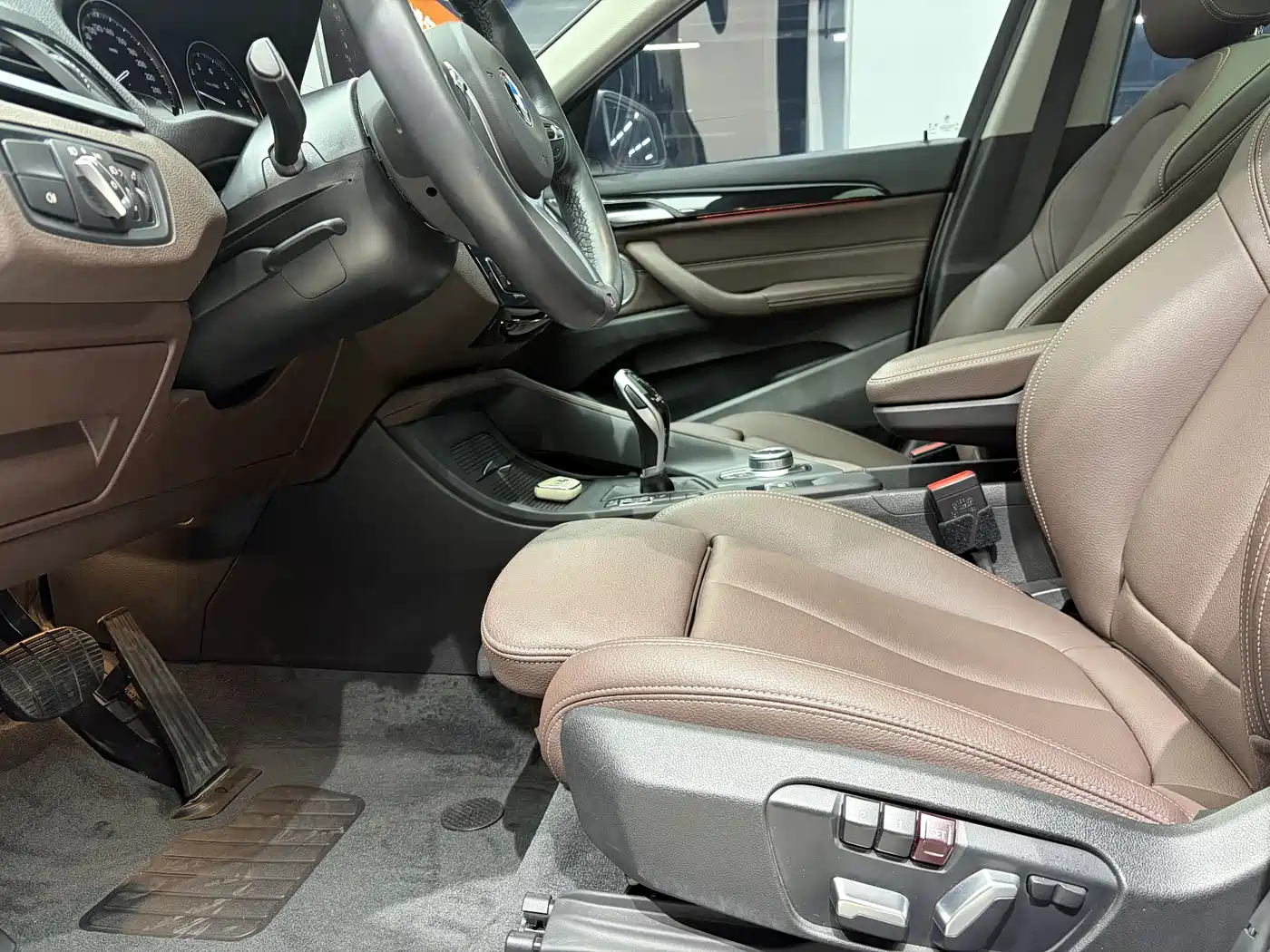 BMW X1 2022 sDrive25Li Leading фото 8