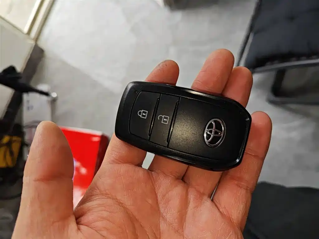 Toyota Frontlander 2023 2.0L CVT Leading Edition фото 17