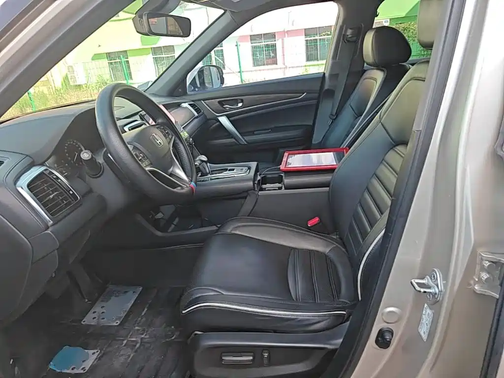Honda UR-V 2017 2017 240TURBO 2WD Luxury Edition China V