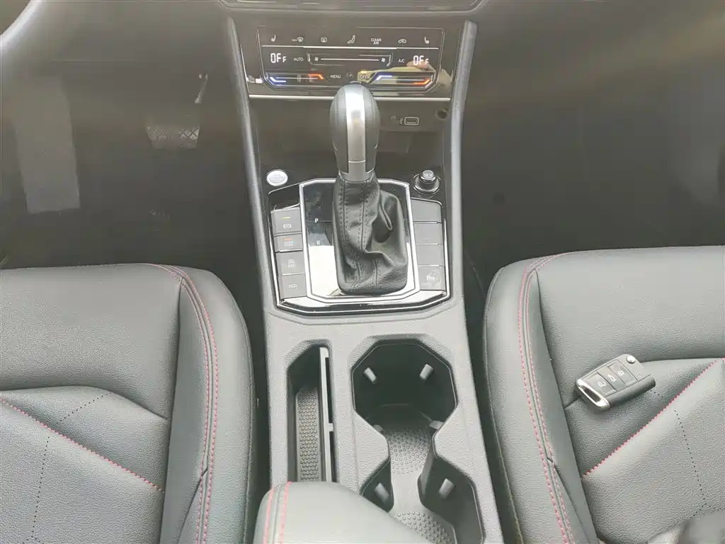 Volkswagen Lavida 2024 Model 300TSI DSG Starlight Leading Edition фото 14