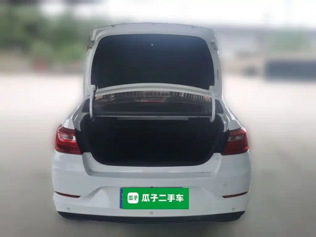 Фото 15 - Geely Vision