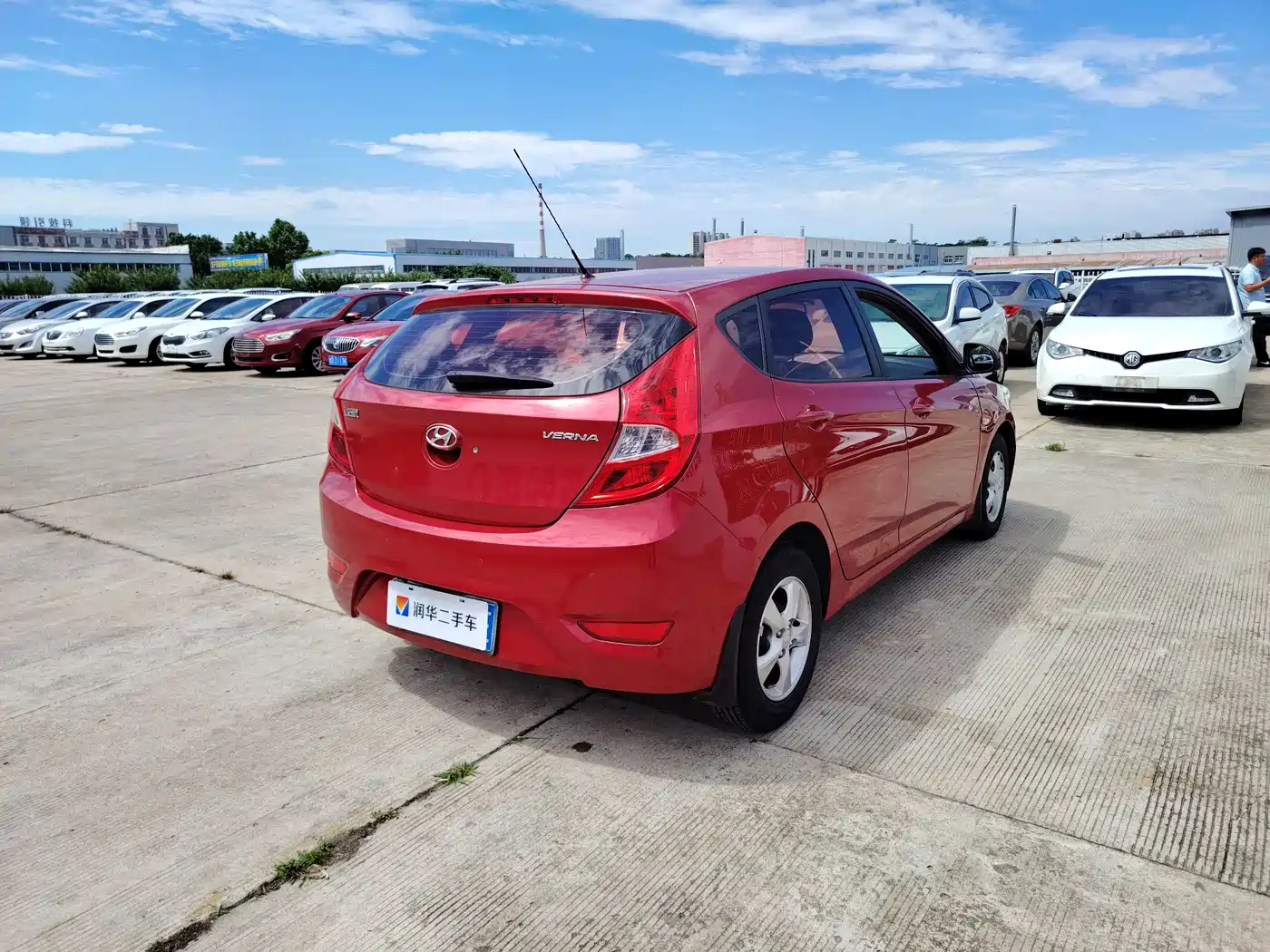 Hyundai Reina 2014 Model 1.4L Automatic GLX фото 13