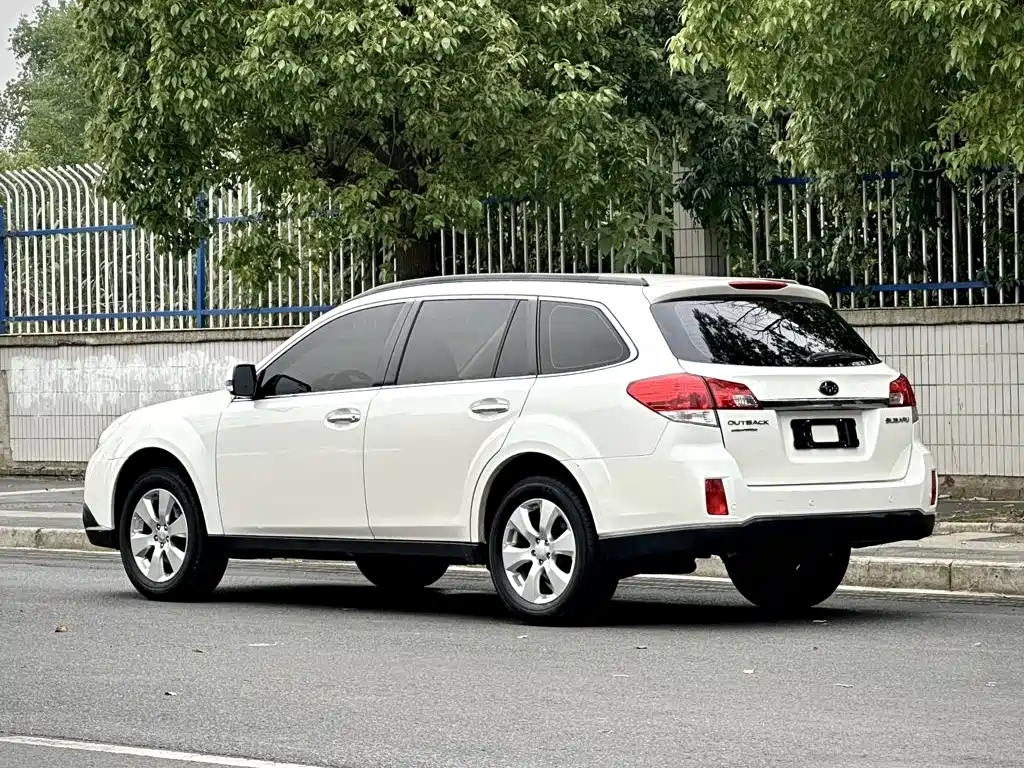 Subaru Outback 2011 2012 2.5i Luxury Edition