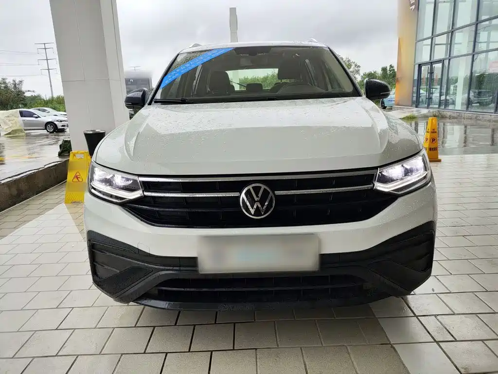 Фото 3 - Volkswagen Tiguan L