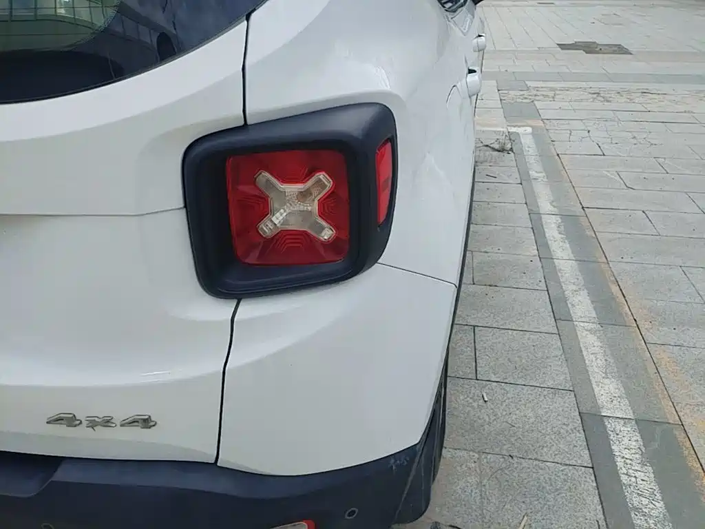 Jeep Renegade 2018 2018 Connected Large Screen Edition 180T Automatic High Energy