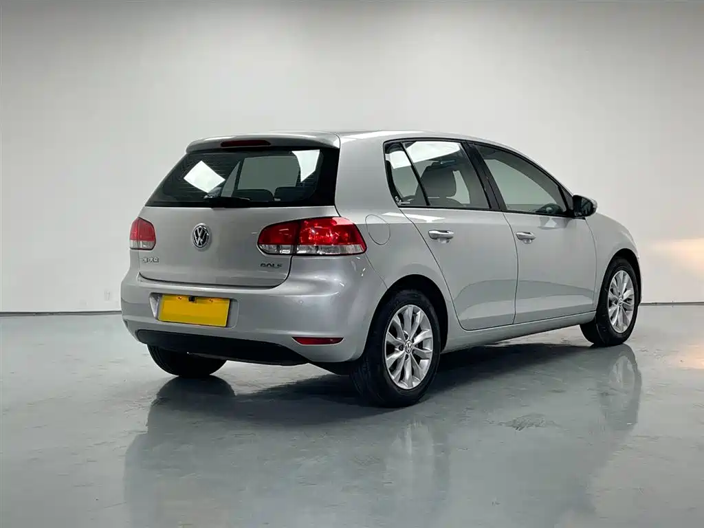 Volkswagen Golf 2012 1.6 Automatic Comfort Type фото 3