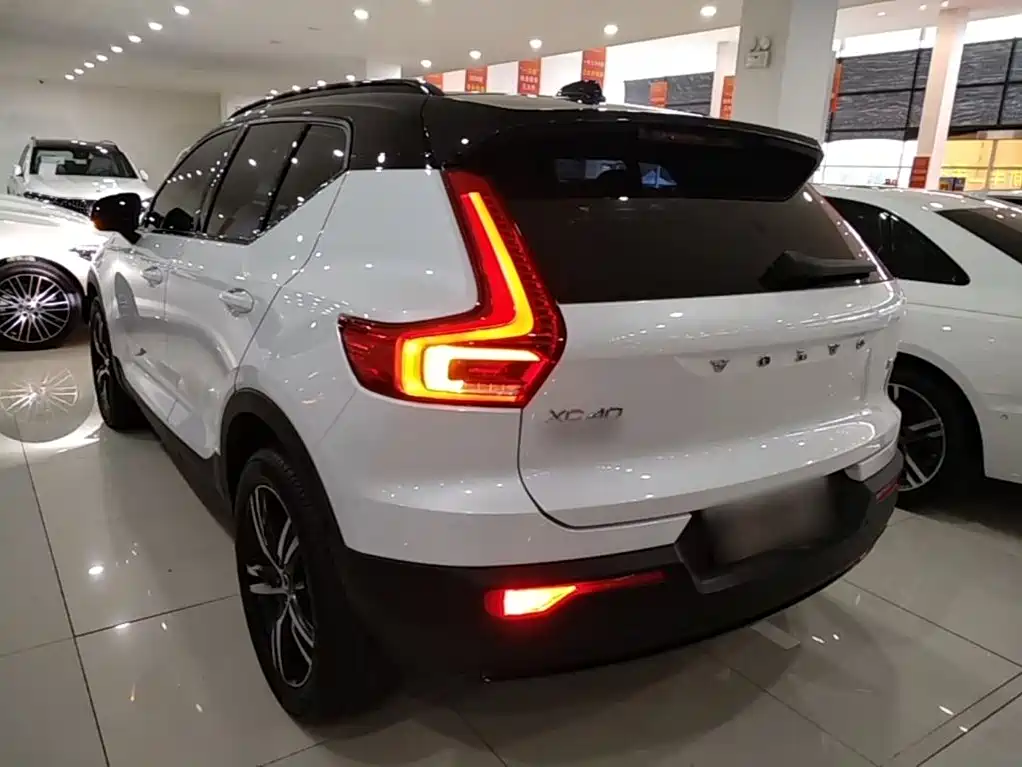 Volvo XC40 2020 2021 T4 AWD Smart Sport Edition