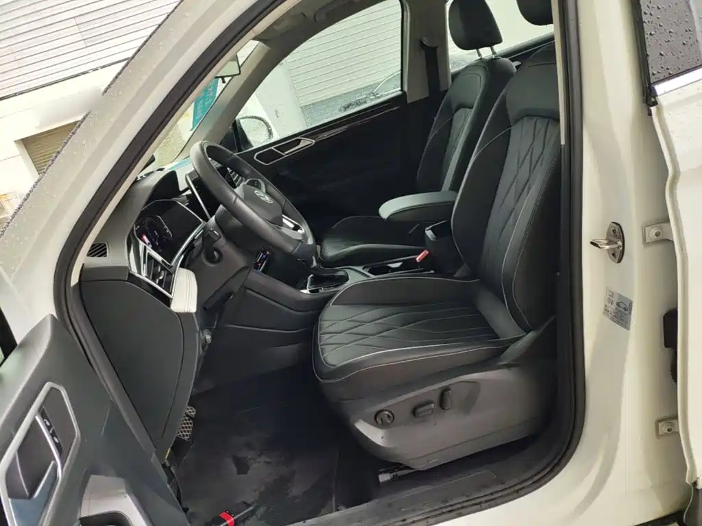 Фото 15 - Volkswagen Tiguan L