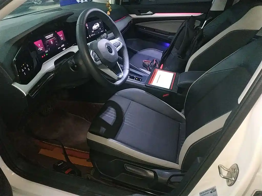Volkswagen Golf 2023 Facelift 280TSI DSG Pro фото 8