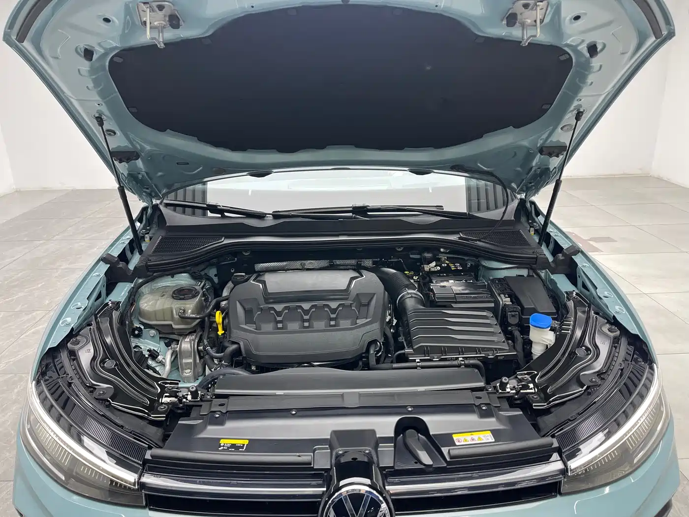 Volkswagen Passat 2025 Model Pro 380TSI Starlight Dragon Premium Edition фото 9