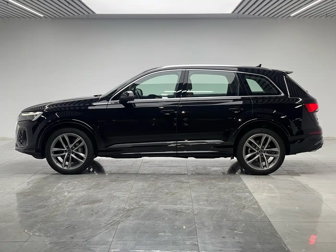Audi Q7 2025 2025 55 TFSI quattro S line Sport