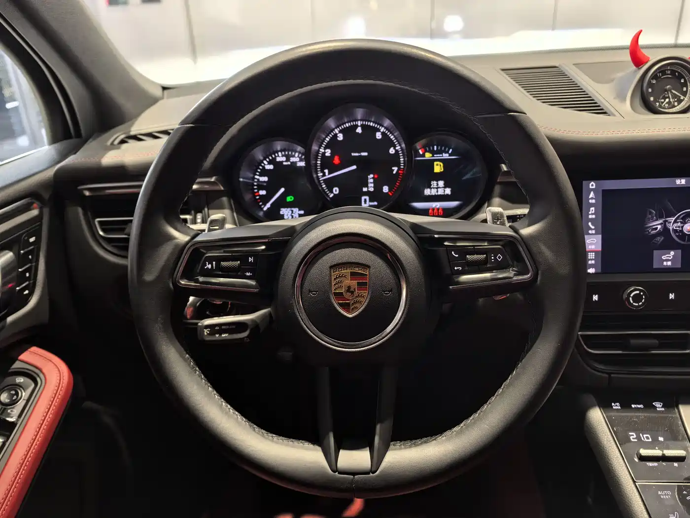 Porsche Macan 2023 Macan 2.0T фото 4