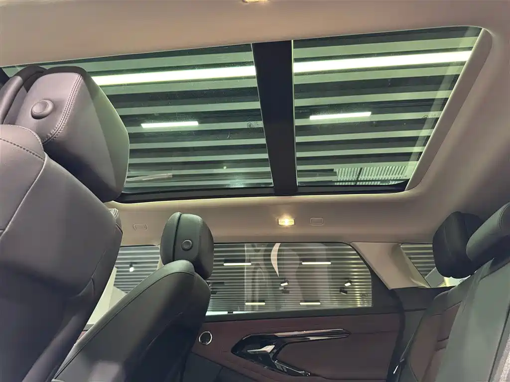 Land Rover Range Rover Evoque 2024 Range Rover Evoque L 249PS Light Master Edition фото 26