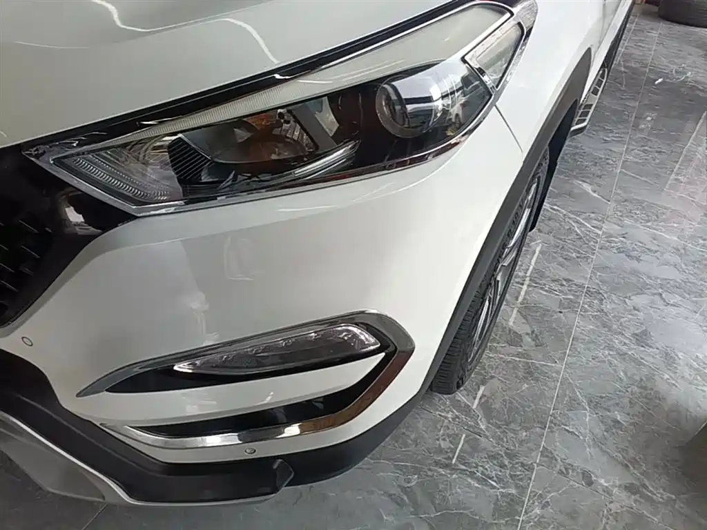 Hyundai Tucson 2015 1.6T Dual Clutch 2WD Leading фото 24