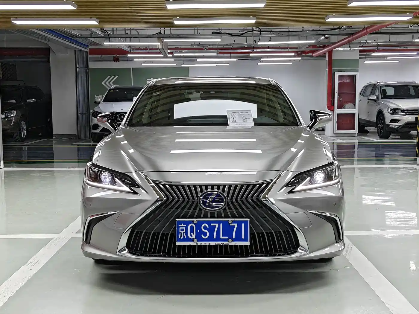 Lexus ES 2018 300h Excellence Edition China V фото 2