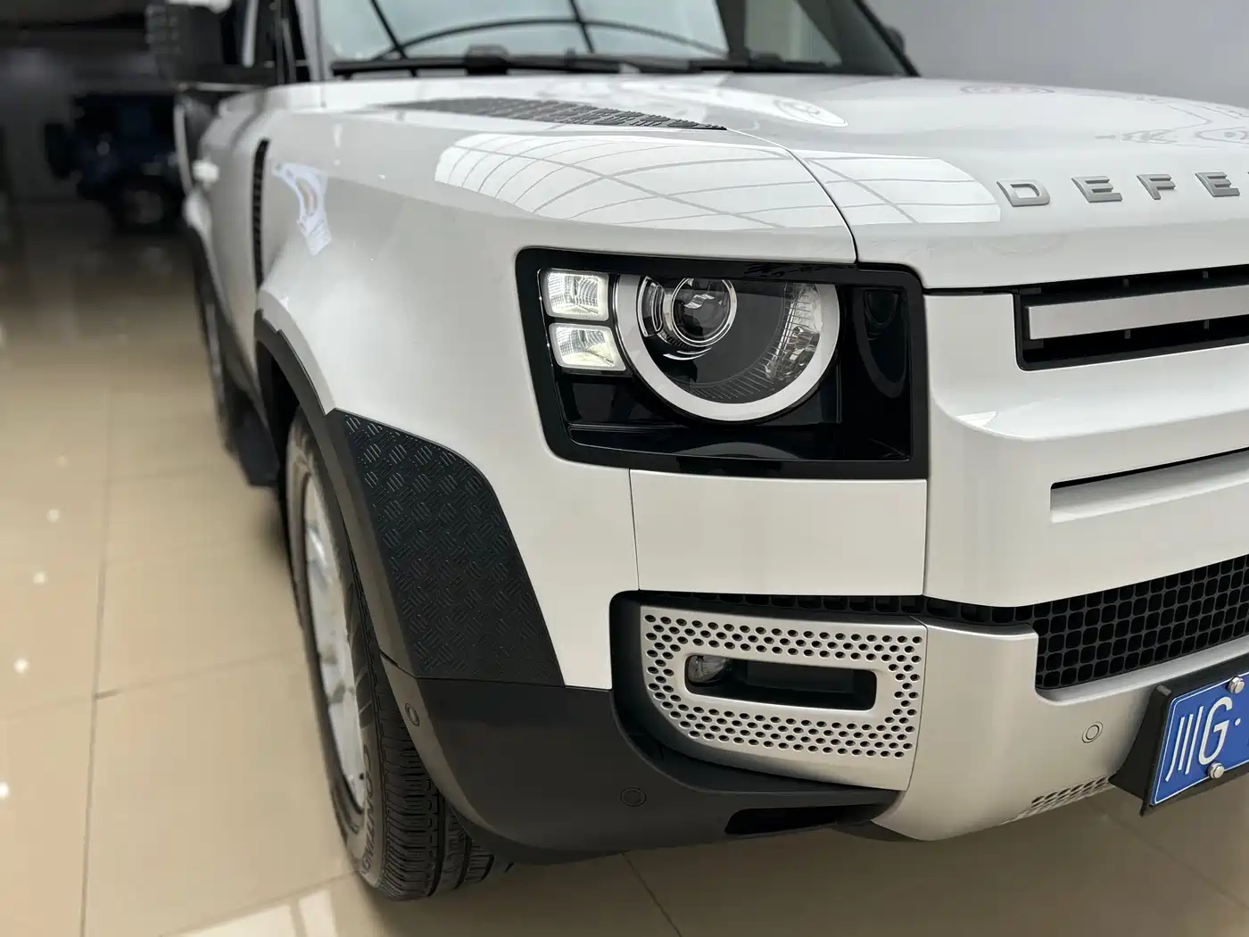 Land Rover Defender 2024 90 2.0T P300 S фото 22