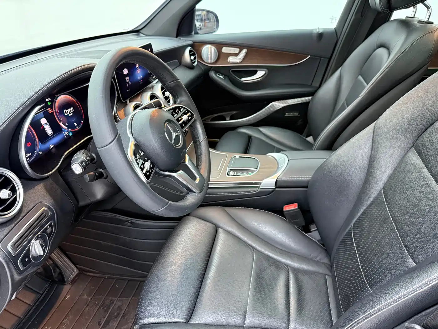 MERCEDES-BENZ GLC