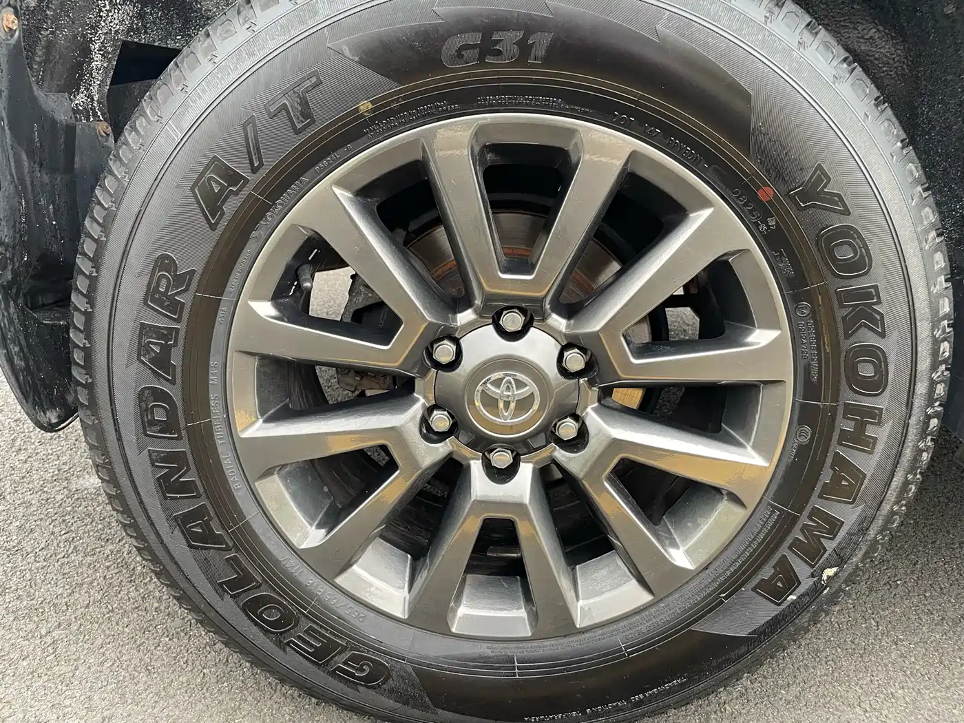 Toyota Prado (Import) 2010 2.7L Automatic Standard фото 16