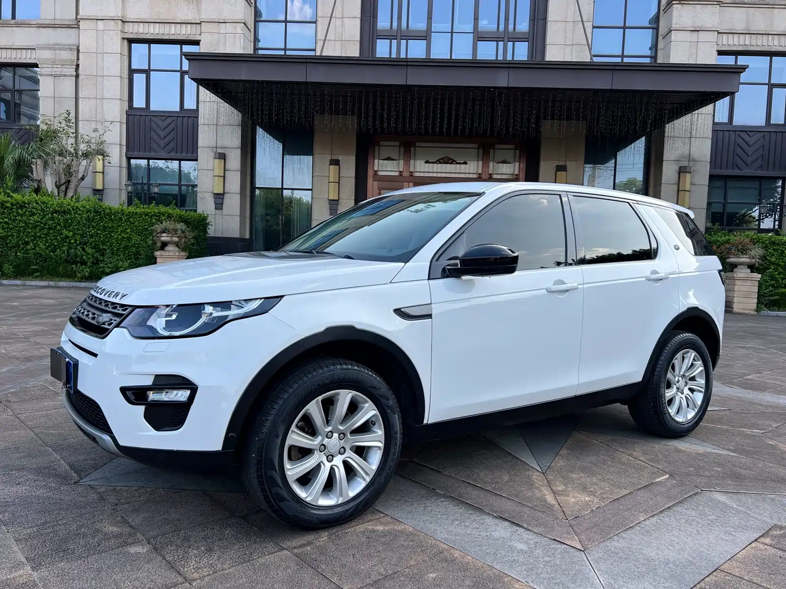 صورة 2 - Land Rover Discovery Sport