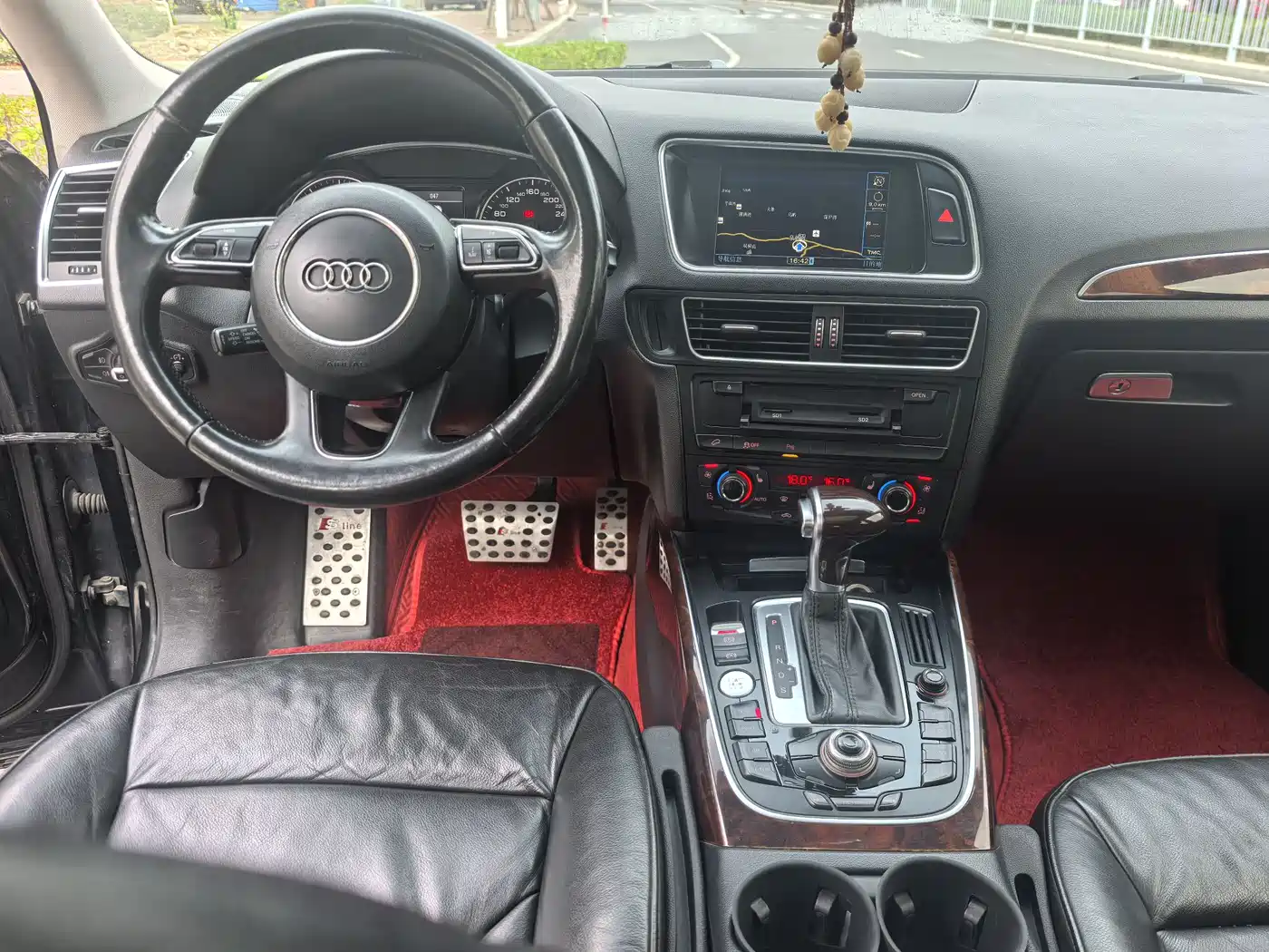 Audi Q5 2011 2.0TFSI Comfort фото 18