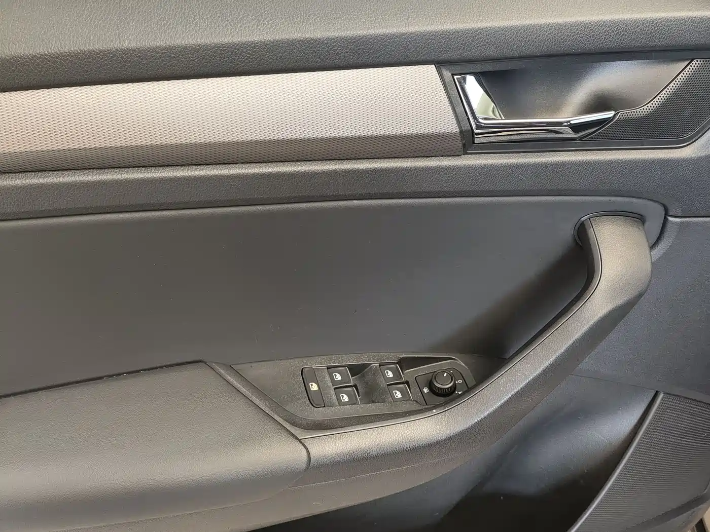 Škoda Kodiaq 2018 TSI330 5-seat FWD Comfort фото 10