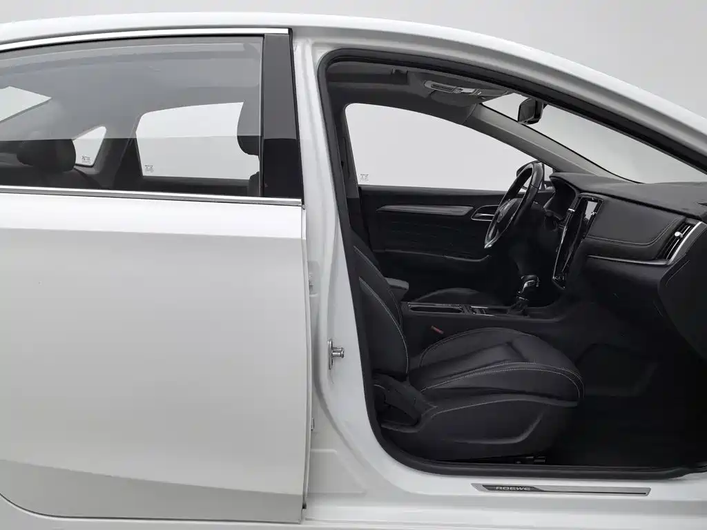 Фото 23 - Roewe i6