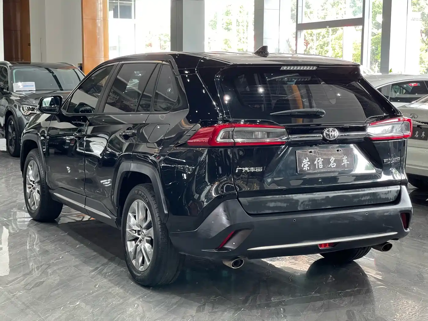 Toyota Wildlander 2020 2.0L CVT 2WD Luxury Edition фото 5