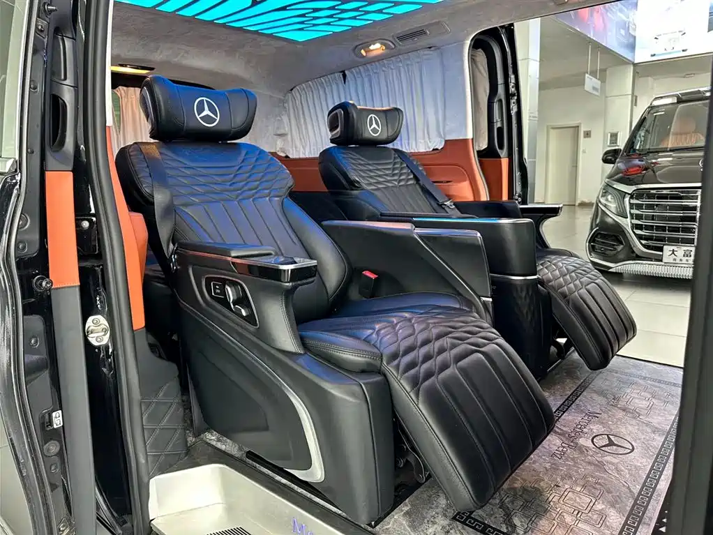 Mercedes-Benz Vito 2023 2.0T Business 7-Seater фото 15