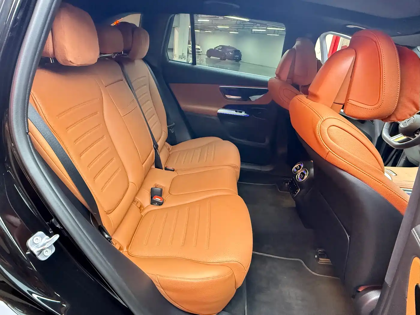 Mercedes-Benz GLC 2024 Facelift GLC 260 L 4MATIC Luxury 5-seater фото 12