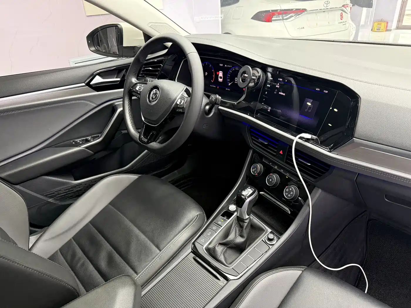 Volkswagen Sagitar 2022 280TSI DSG Surpassing Edition фото 16