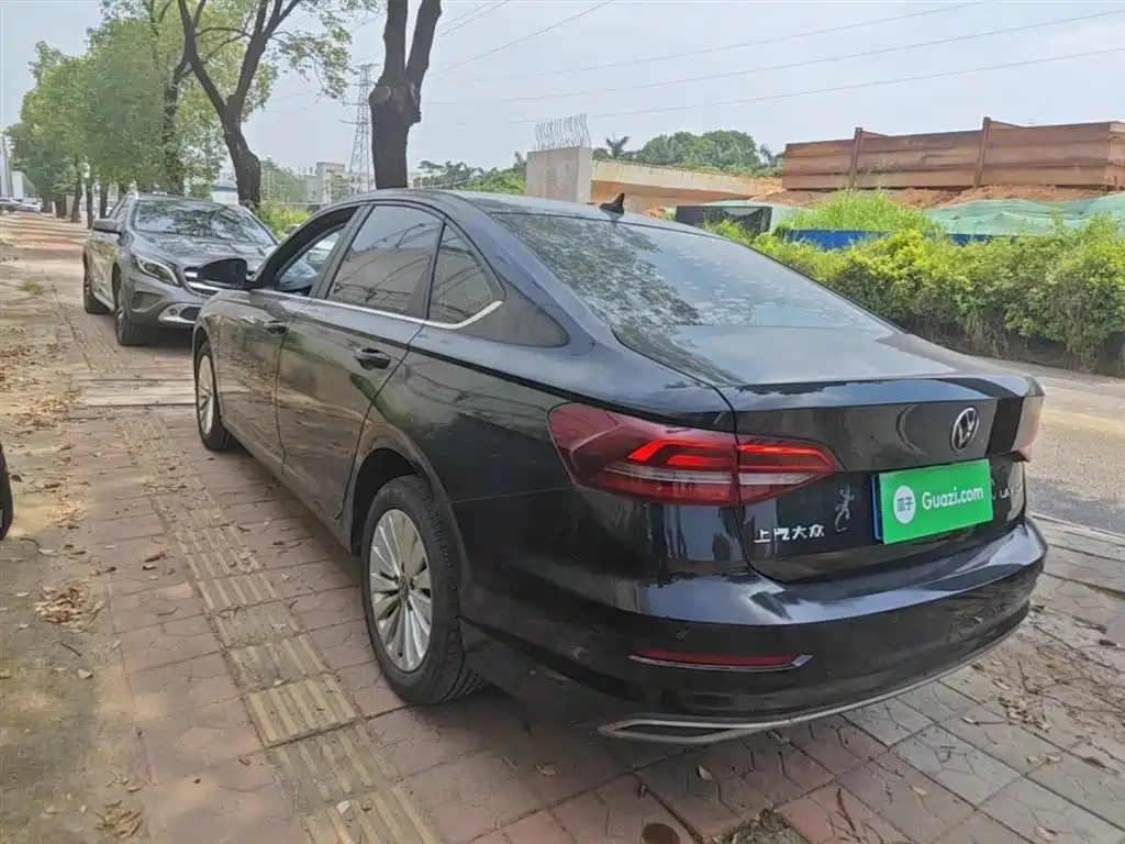 Volkswagen Lavida 2021 1.5L Automatic Vision Edition фото 5