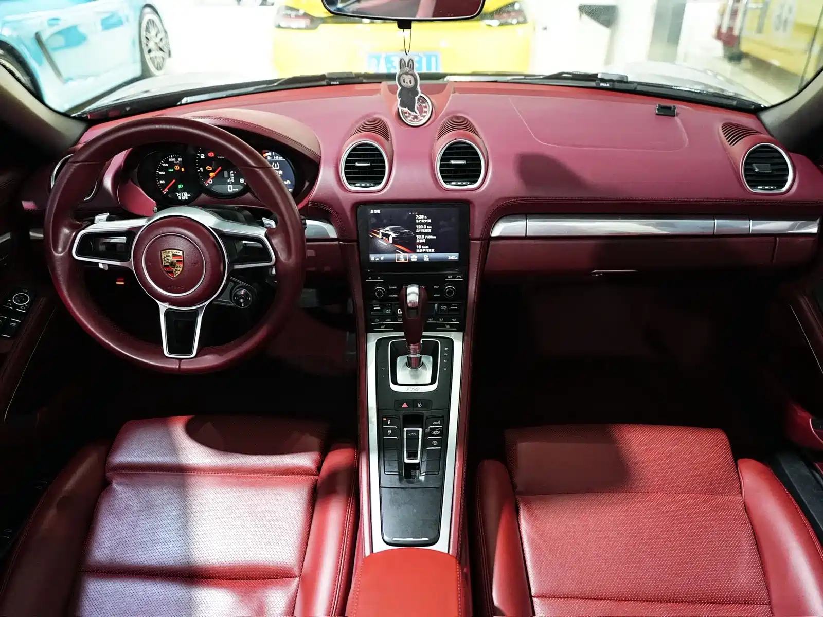 Photo 10 - Porsche 718